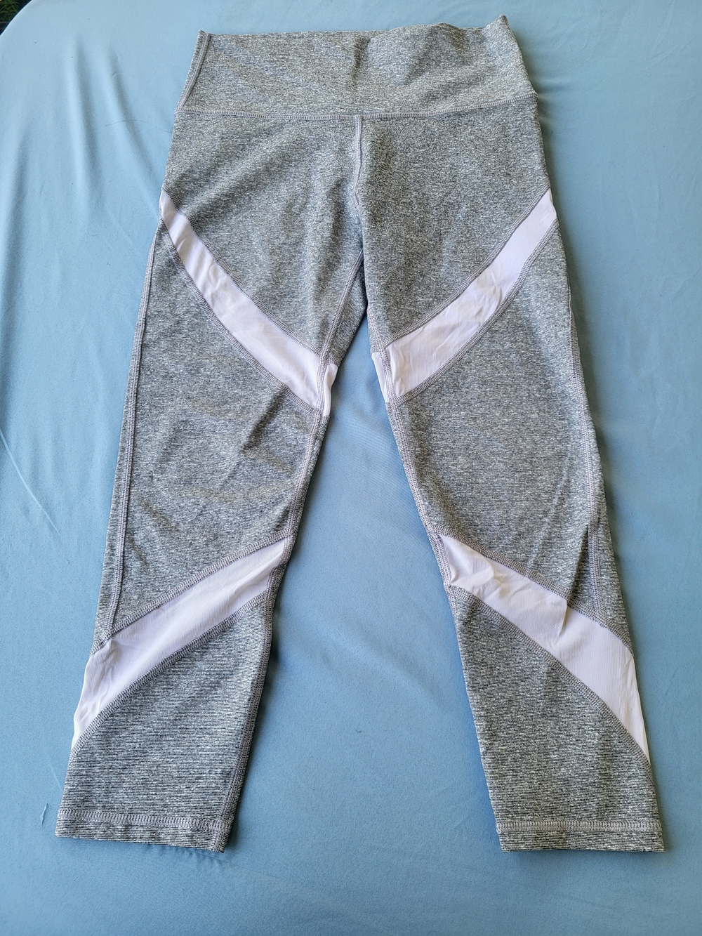 Aerie Chill Play Move Heathered Gray Mesh Panel Crop Leggings Women’s